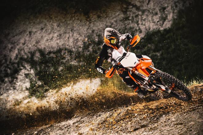 2021 KTM SX range: better chassis and suspension, more reliable engine image