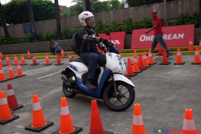 Honda shares tips for riding in the rain image