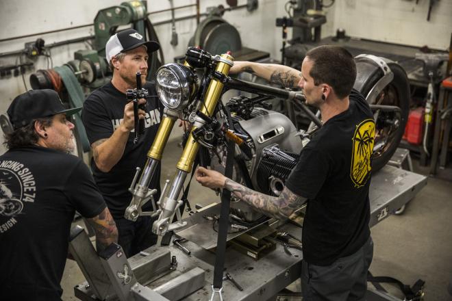 Designer turns 2020 BMW R18 into drag bike image