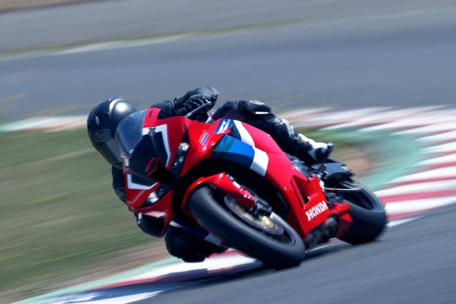 Honda unveils specs and performance of 2020 CBR600RR image