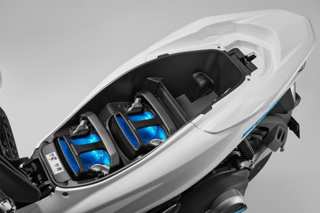 Japan’s Big 4 testing standardized electric scooter in Osaka, Japan image