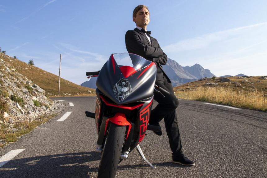 Watch: Stunt rider celebrates DGR by power sliding MV Agusta image