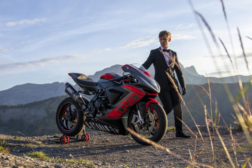 Watch: Stunt rider celebrates DGR by power sliding MV Agusta image