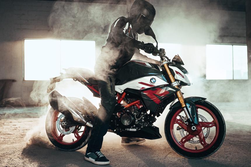 BMW updates the G 310 R image