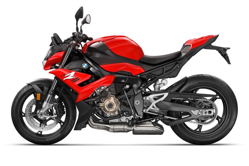 2021 BMW S 1000 R was designed to hoon image