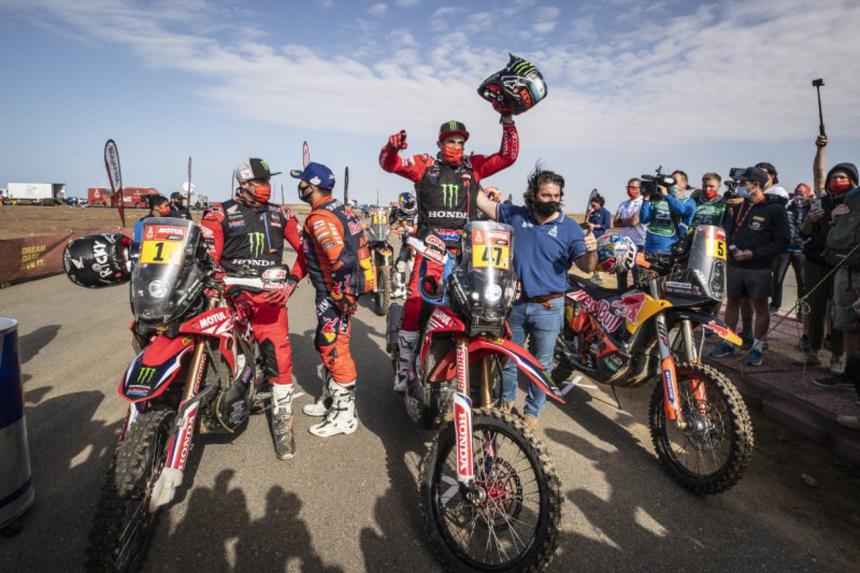 Honda successfully defends title in the 2021 Dakar image