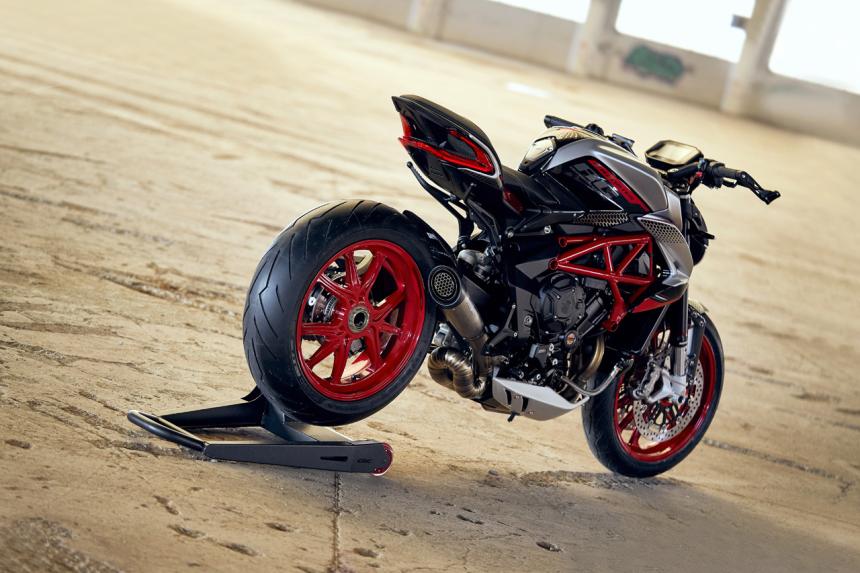 MV Agusta launches 2021 Brutale and Dragster 800 line image