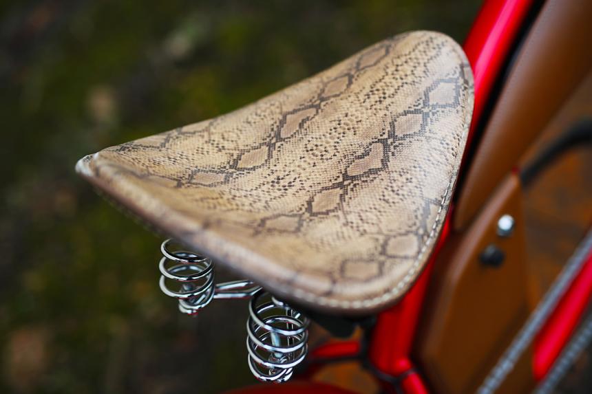 Ride old school with this electric-assist bicycle image
