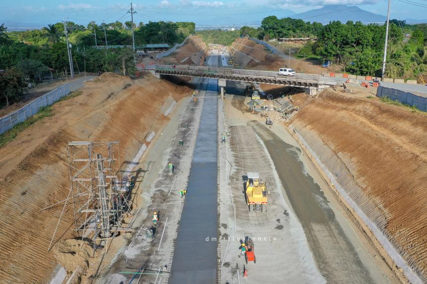 DPWH: CALAX Subsection 5 construction on track image