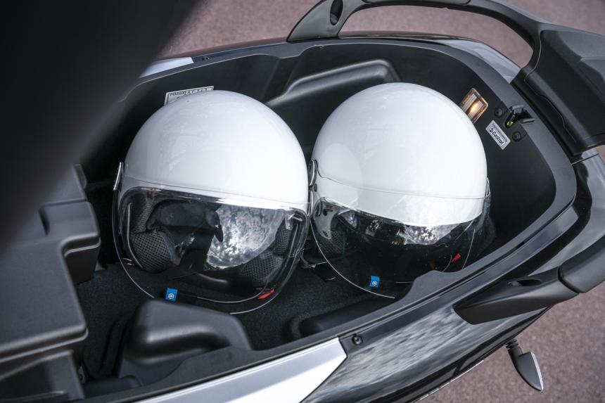 Piaggio updates MP3 lineup image