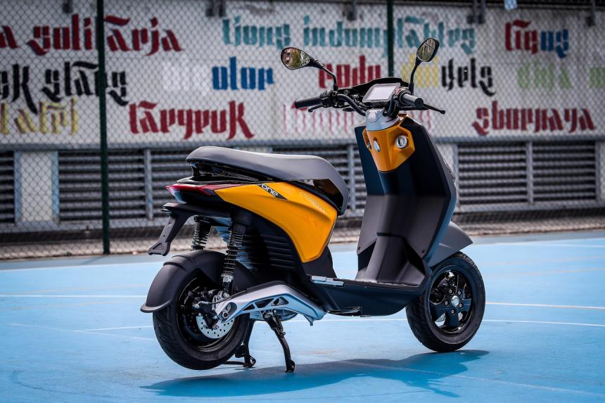 Piaggio ONE e-scooter makes debut on TIK TOK image