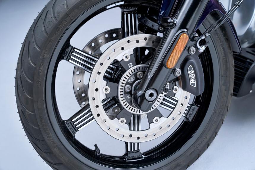 BMW to offer Option 719 parts for R 18 image