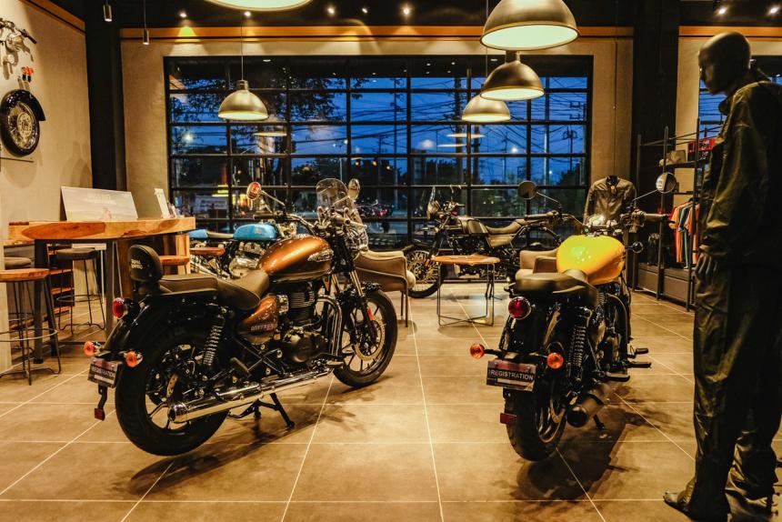 Royal Enfield opens biggest showroom north of Manila image