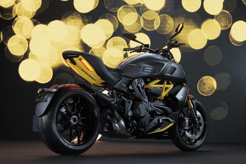 Dilawan: Ducati Diavel 1260 S Black and Steel sports yellow trellis image