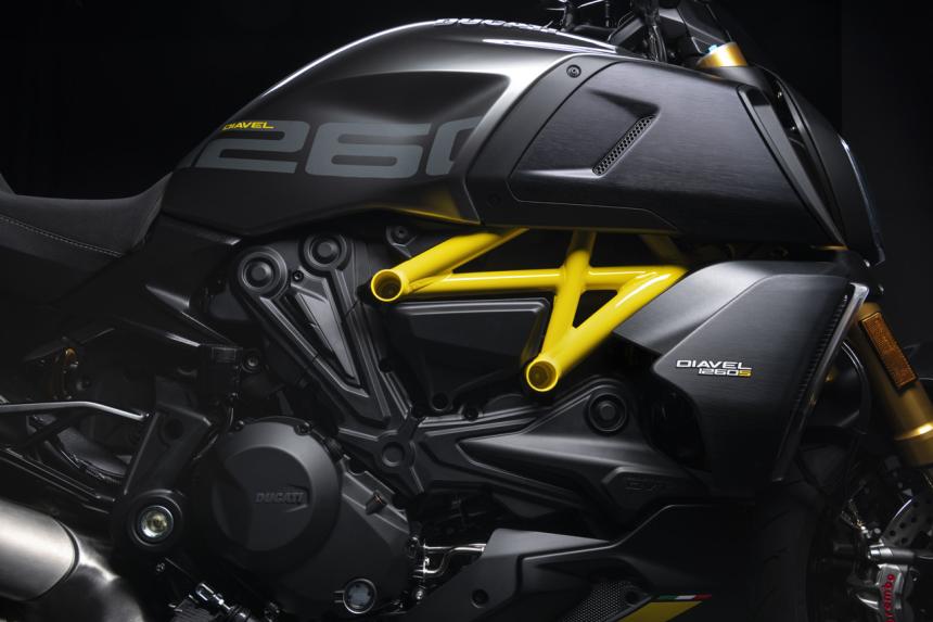 Dilawan: Ducati Diavel 1260 S Black and Steel sports yellow trellis image