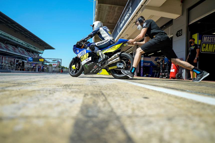 Paz completes first Euro Moto2 outing image