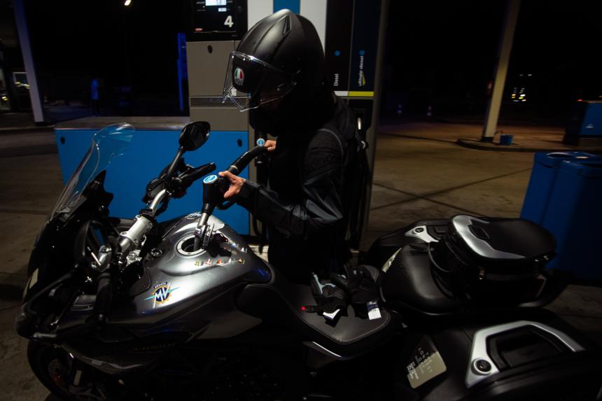 62yo rider sets a new world record for endurance riding image
