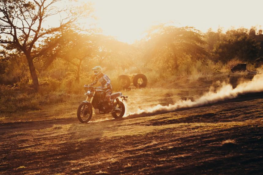 This is the 2021 Triumph Scrambler 1200 XE image