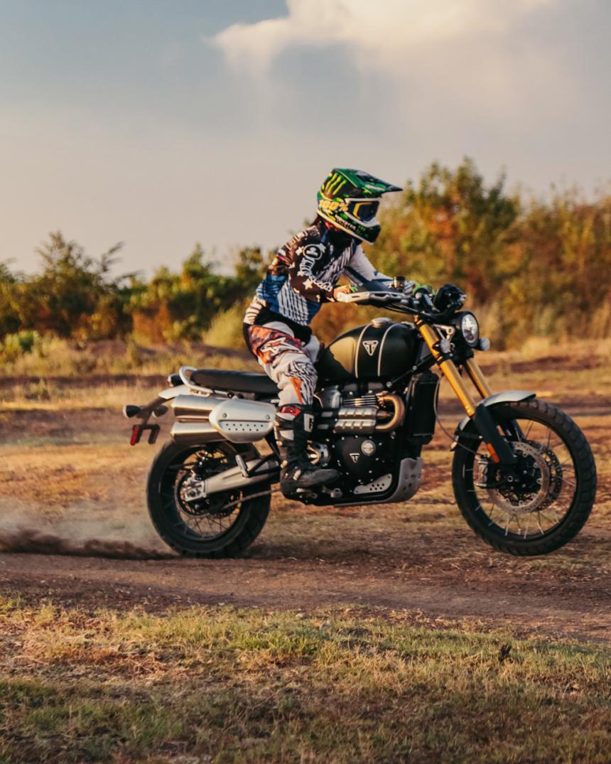 This is the 2021 Triumph Scrambler 1200 XE image