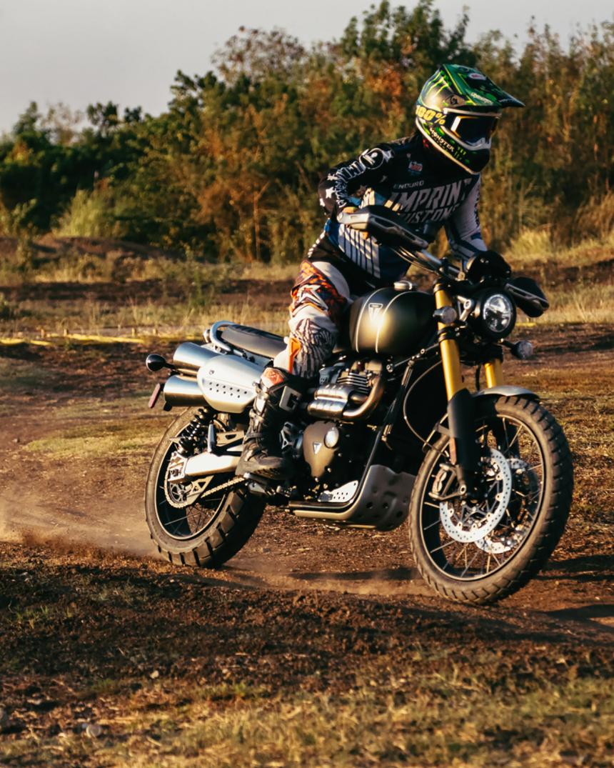 This is the 2021 Triumph Scrambler 1200 XE image