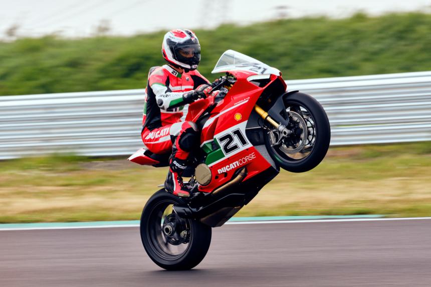 Ducati unveils Troy Bayliss Panigale V2 tribute image
