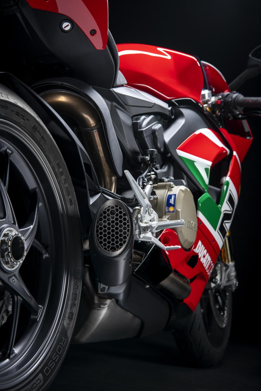 Ducati unveils Troy Bayliss Panigale V2 tribute image
