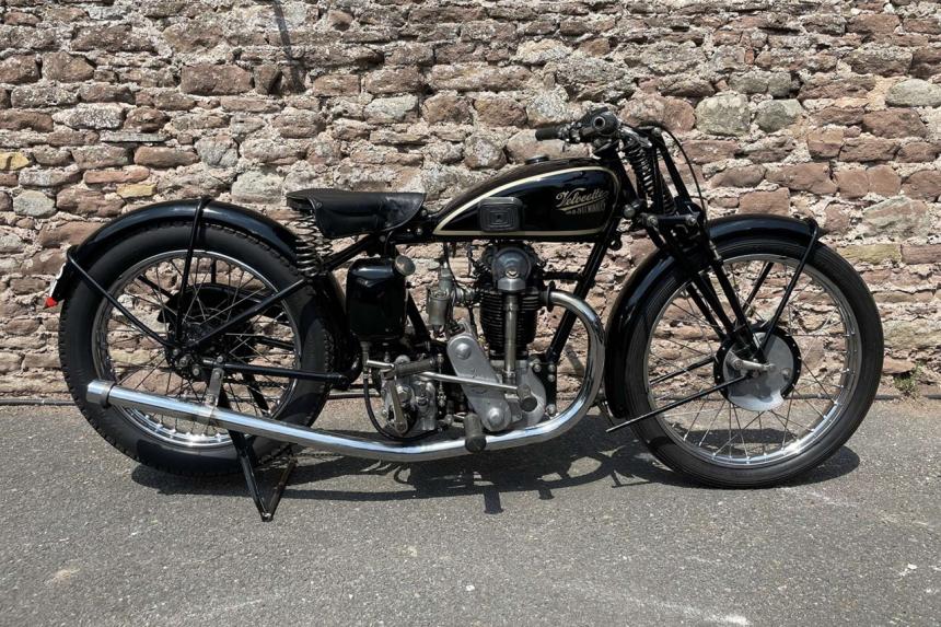 Richard Hammond putting classic motorcycles up for auction image