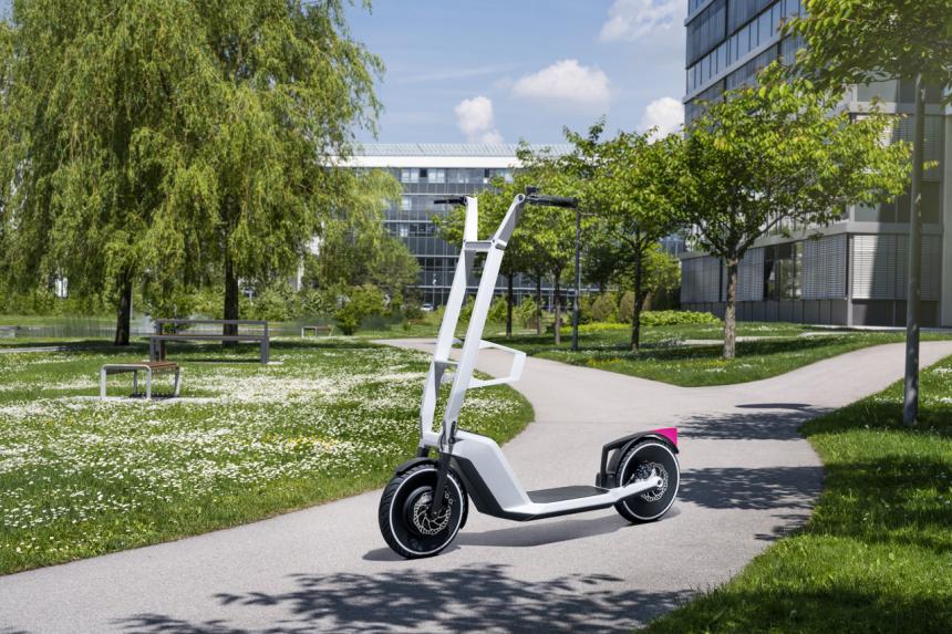 BMW has new ultimate commuting machines image
