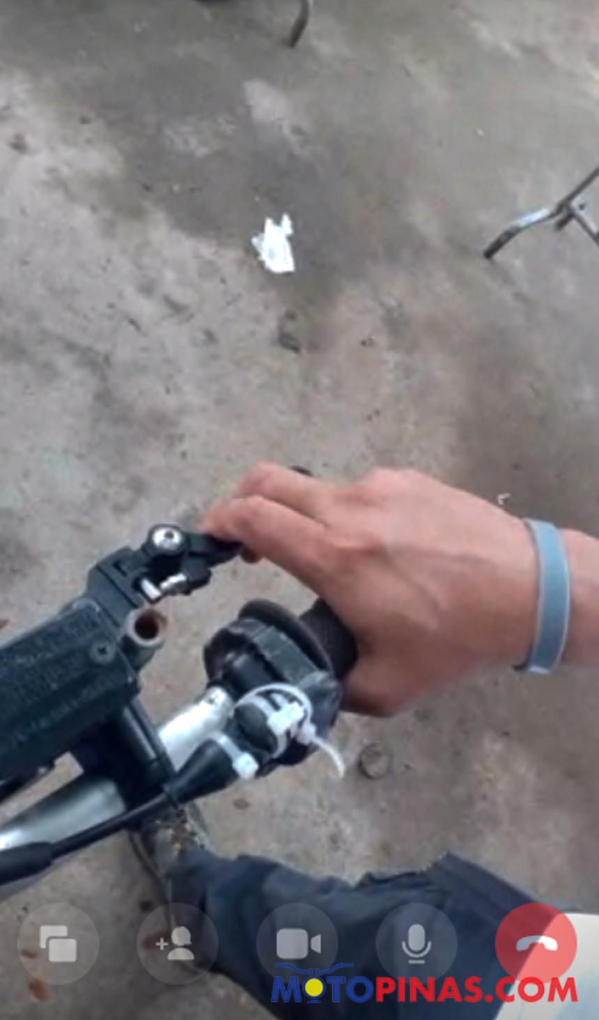 Braking 101: how to properly put a motorcycle to a stop image