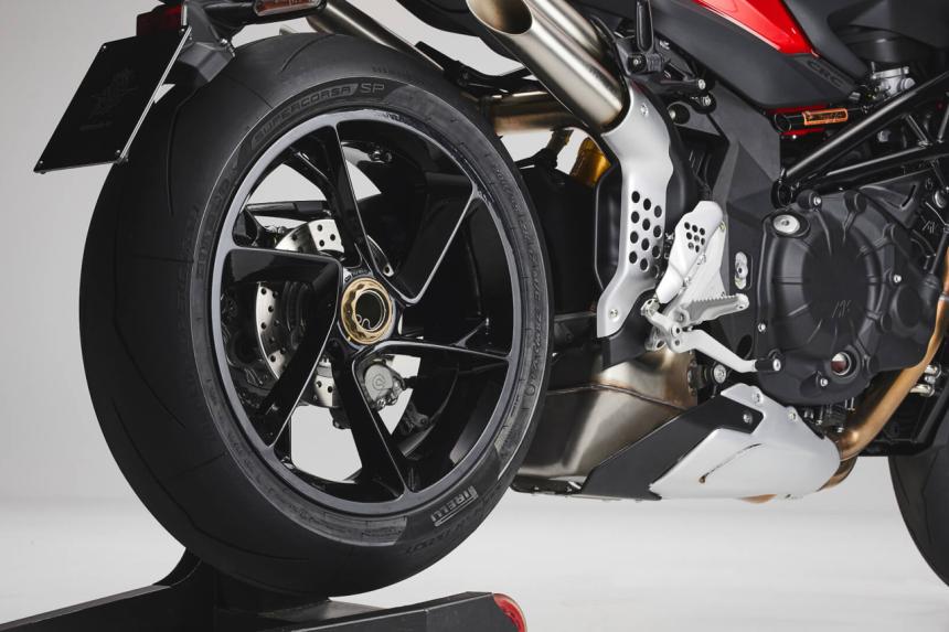 MV Agusta unveils 2022 Brutale RS image