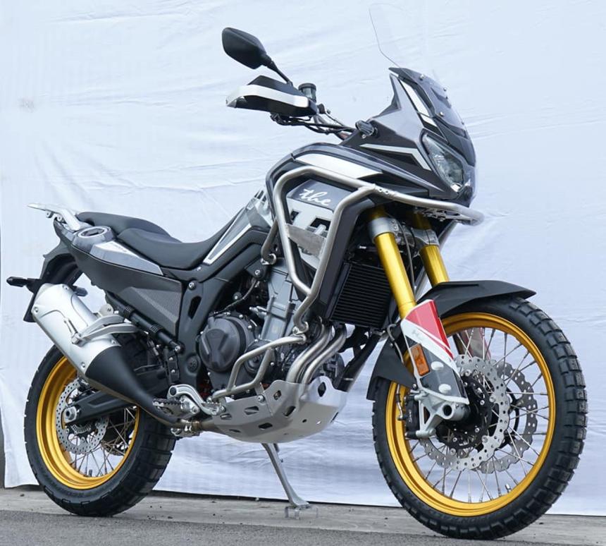 Look! It’s a Honda Africa Twin! No! It’s HJMoto GS ADV 500! image