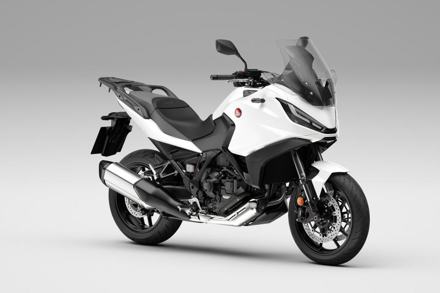 Honda launches 2022 NT1100 image