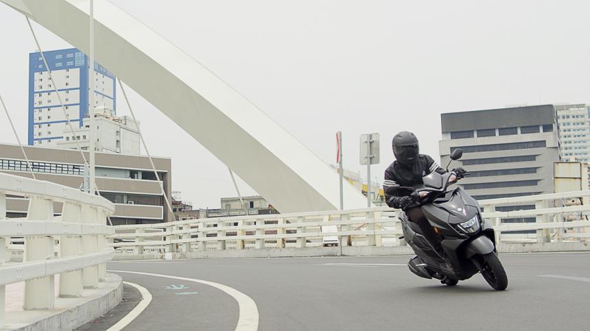 EMBARGO: Suzuki Avenis: muscular and sporty scooter now available at PHP 77,900 EMBARGO: Suzuki Avenis: muscular and sporty scooter now available at PHP 77,900 image