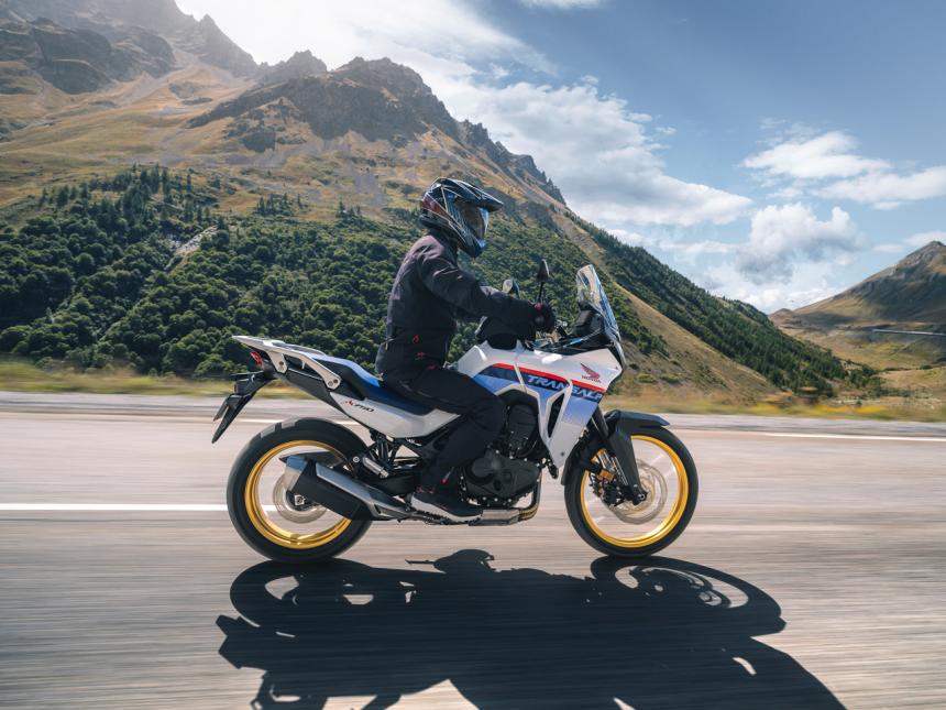 Honda unwraps all-new XL750 Transalp Honda unwraps all-new XL750 Transalp image