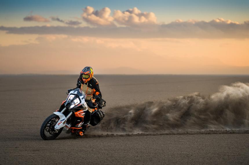 2023 1290 Super Adventure R is KTM’s dirtbike on steroids 2023 1290 Super Adventure R is KTM’s dirtbike on steroids image