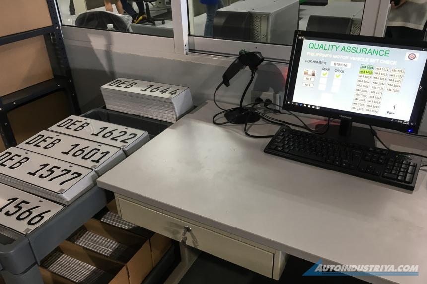 LTO to dealers: Show vehicle registration processing time or face fines LTO to dealers: Show vehicle registration processing time or face fines image