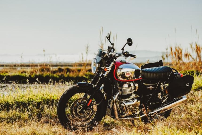 Royal Enfield introduces the Thunder and Lightning 650 bikes Royal Enfield introduces the Thunder and Lightning 650 bikes image