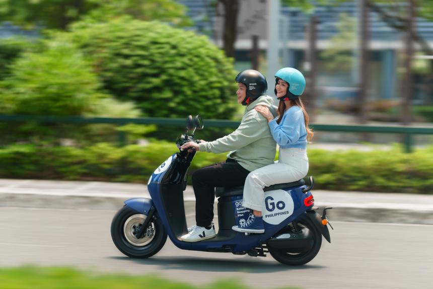 Battery-swapping Gogoro scooters now in the PH Battery-swapping Gogoro scooters now in the PH image