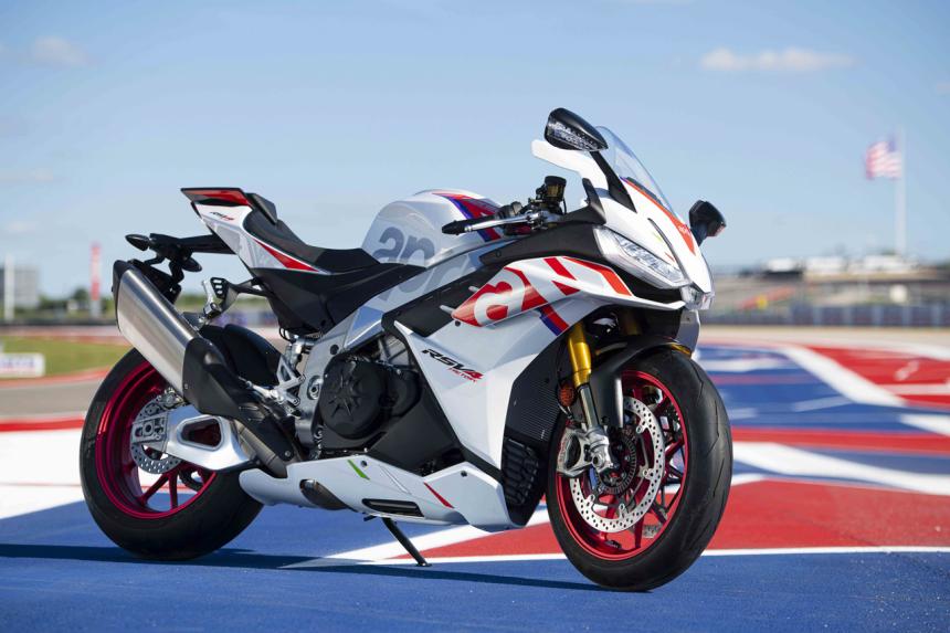 Aprilia RSV4 and Tuono Factory now comes in limited-edition white Aprilia RSV4 and Tuono Factory now comes in limited-edition white image