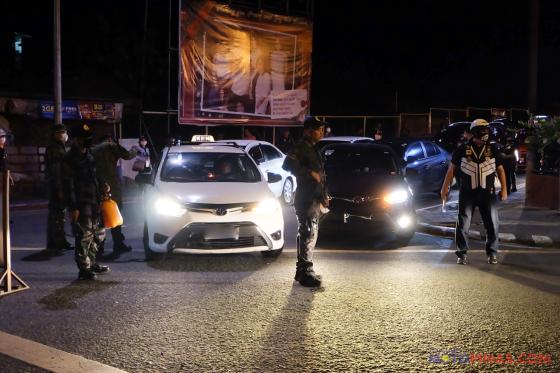 Senator wants all vehicles stopped at checkpoints Senator wants all vehicles stopped at checkpoints image