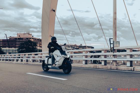 2023 BMW CE-04 electric scooter 2023 BMW CE-04 electric scooter image