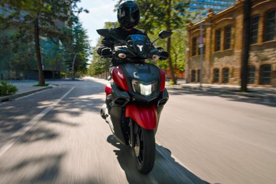 The Yamaha RayZR looks like the brother of the Suzuki Avenis The Yamaha RayZR looks like the brother of the Suzuki Avenis image