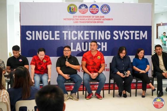 MMDA: only the President, 4 other VIPs can use bus lane MMDA: only the President, 4 other VIPs can use bus lane image