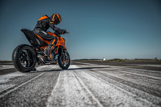 KTM announces 2024 1390 Super Duke R/EVO KTM announces 2024 1390 Super Duke R/EVO image