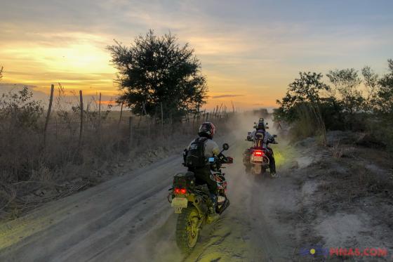 How the Aprilia Tuareg 660 compares with the Yamaha T7 How the Aprilia Tuareg 660 compares with the Yamaha T7 image