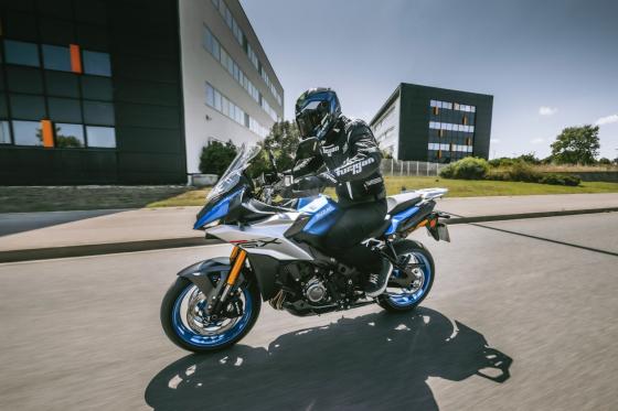 Suzuki launches GSX-8R and GSX-S1000GX at Makina Suzuki launches GSX-8R and GSX-S1000GX at Makina image
