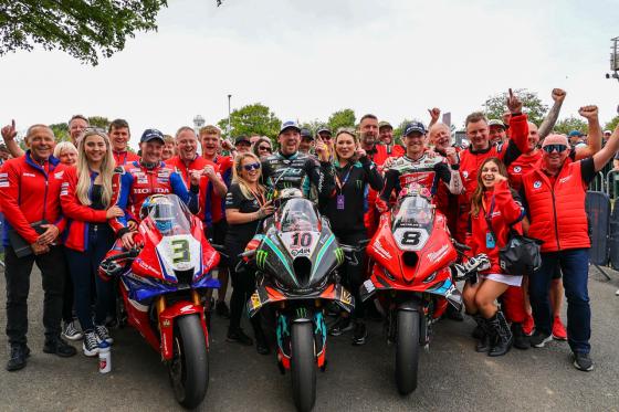 2024 Isle of Man TT: 1-2 finish for BMW M 1000 RR racers 2024 Isle of Man TT: 1-2 finish for BMW M 1000 RR racers image