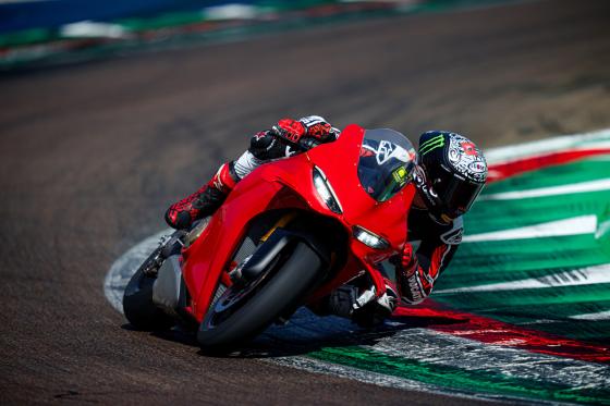 Ducati launches the 2025 Panigale V4 Ducati launches the 2025 Panigale V4 image