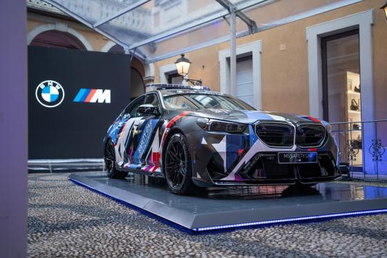 BMW unveils new M5 Hybrid MotoGP safety car BMW unveils new M5 Hybrid MotoGP safety car image