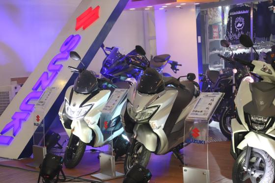 Riding the Legacy with Suzuki at Moto Heritage 2024 Riding the Legacy with Suzuki at Moto Heritage 2024 image